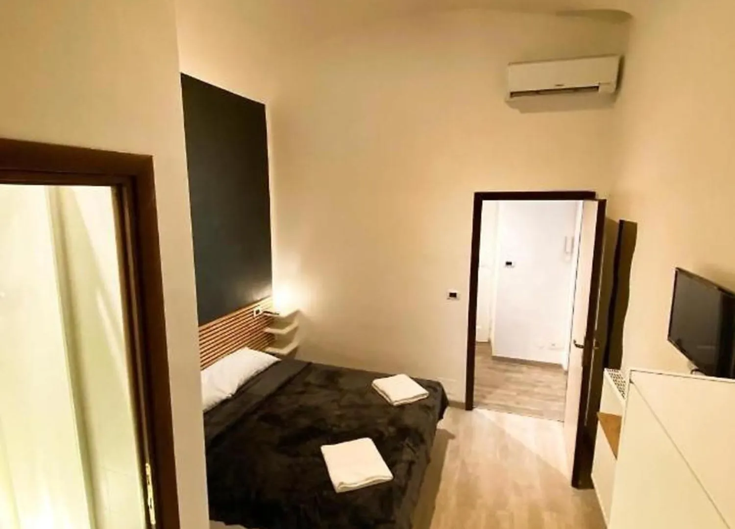 Cialdini 13 Roma Hotel 0*, Rome Italy