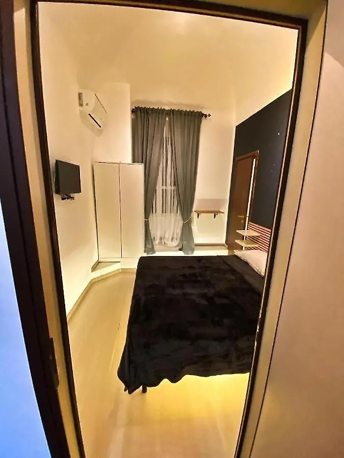 Cialdini 13 Roma Hotel Italy