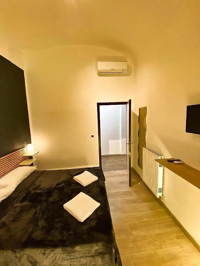 Cialdini 13 Roma Hotel