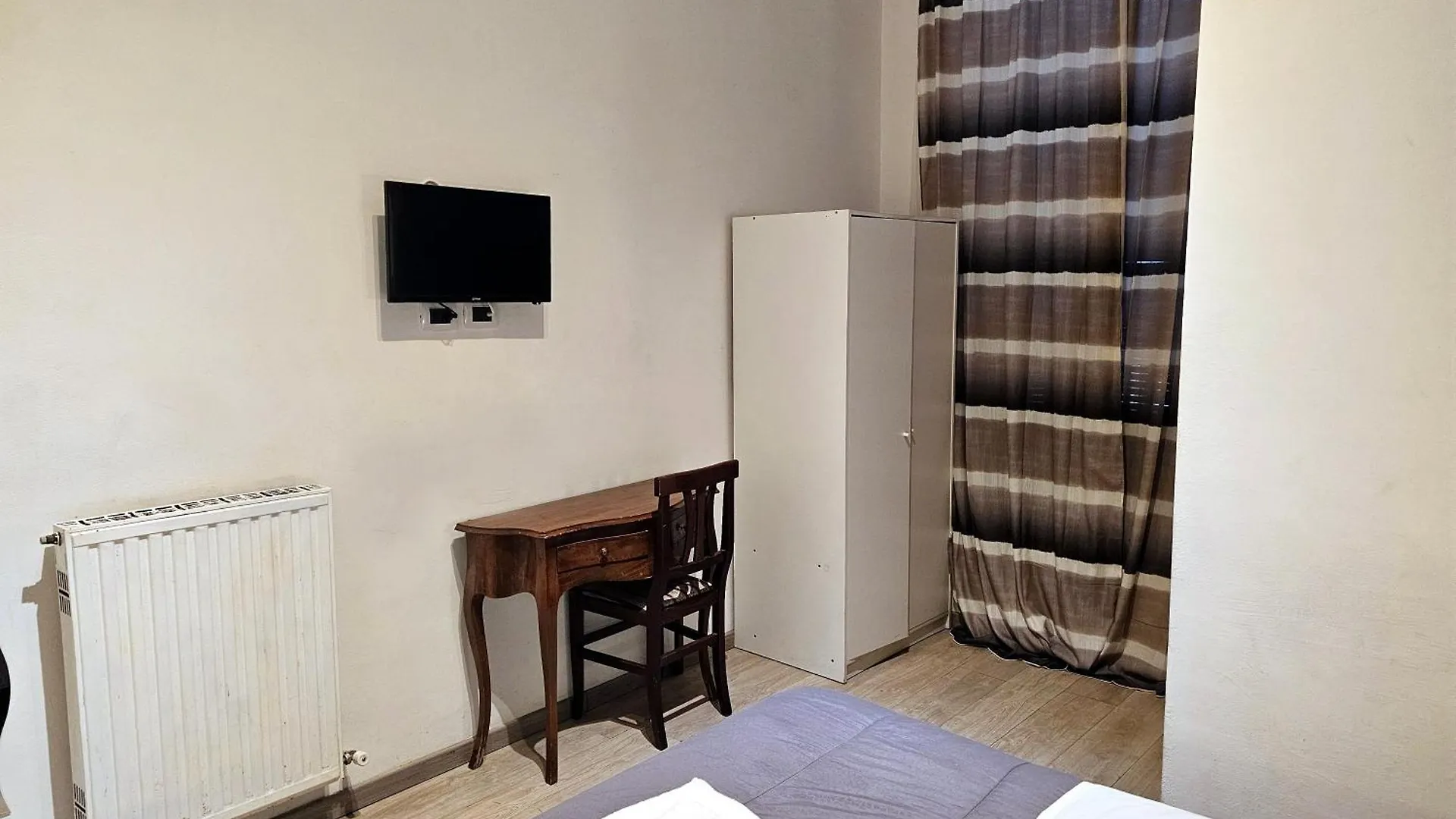 Guest house Cialdini 13 Roma Hotel